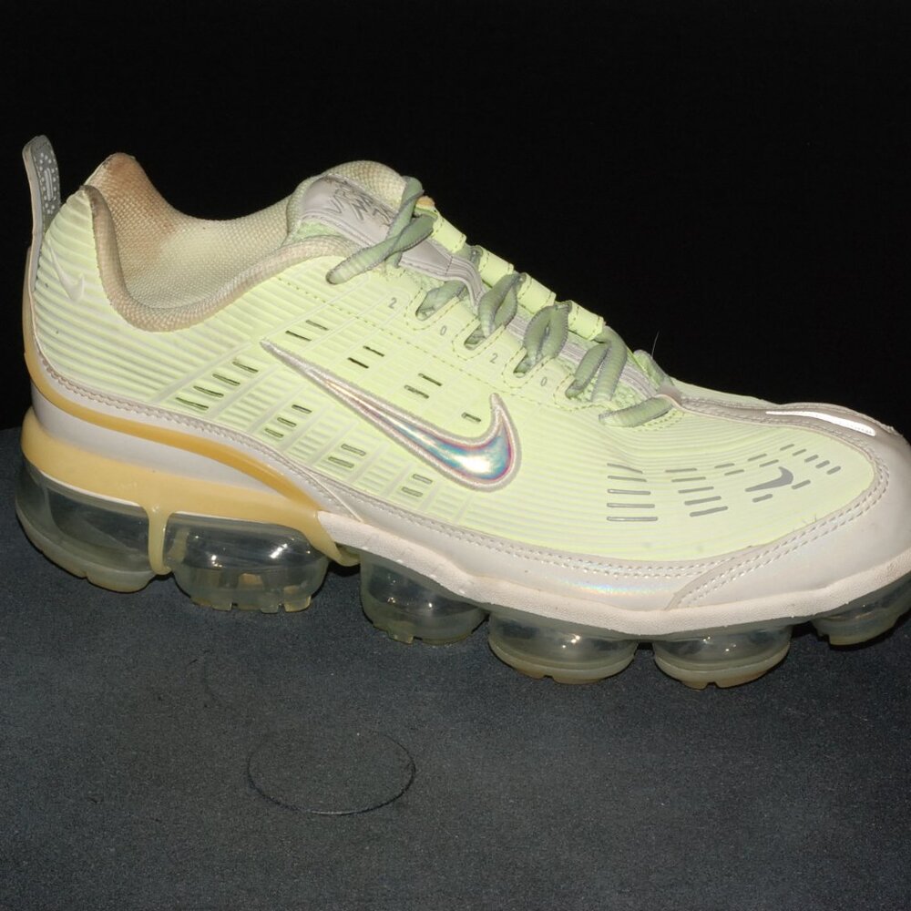 Nike Women’s Air Vapormax 360 Shoes CQ4538700